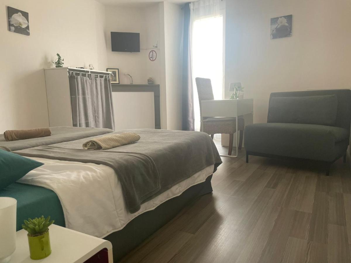 Gite:"Sur Le Chemin" Livinhac-le-Haut Εξωτερικό φωτογραφία
