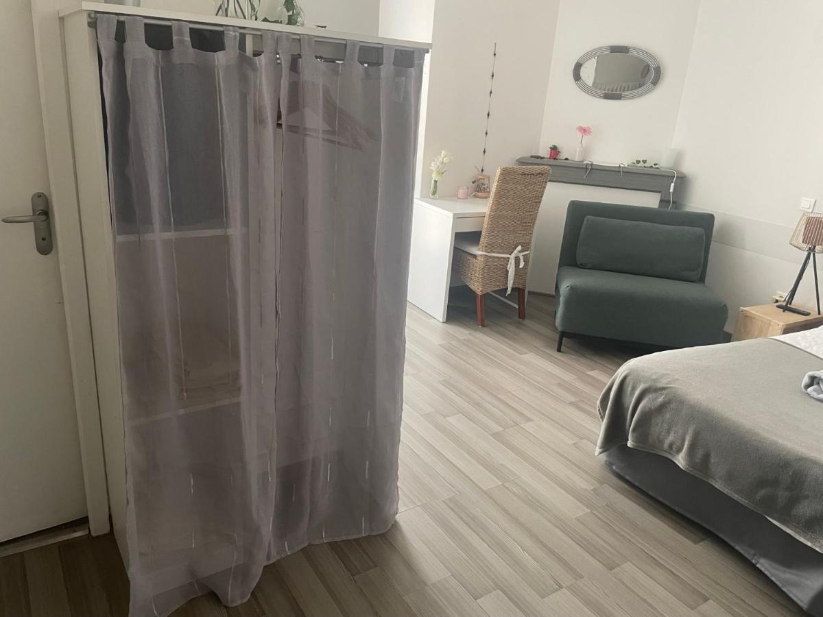 Gite:"Sur Le Chemin" Livinhac-le-Haut Εξωτερικό φωτογραφία