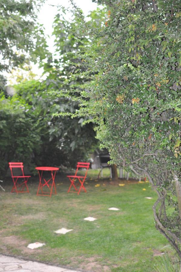 Gite:"Sur Le Chemin" Livinhac-le-Haut Εξωτερικό φωτογραφία