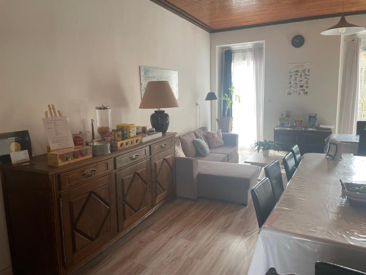Gite:"Sur Le Chemin" Livinhac-le-Haut Εξωτερικό φωτογραφία
